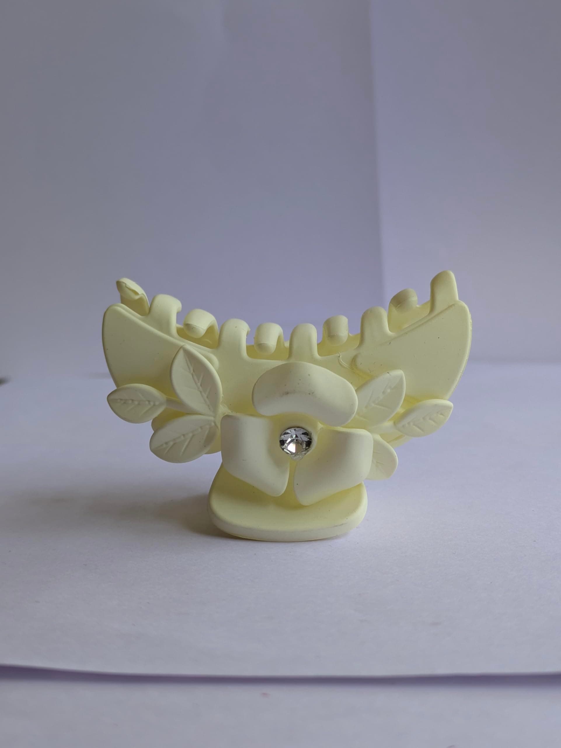 Floral hair clip (white)